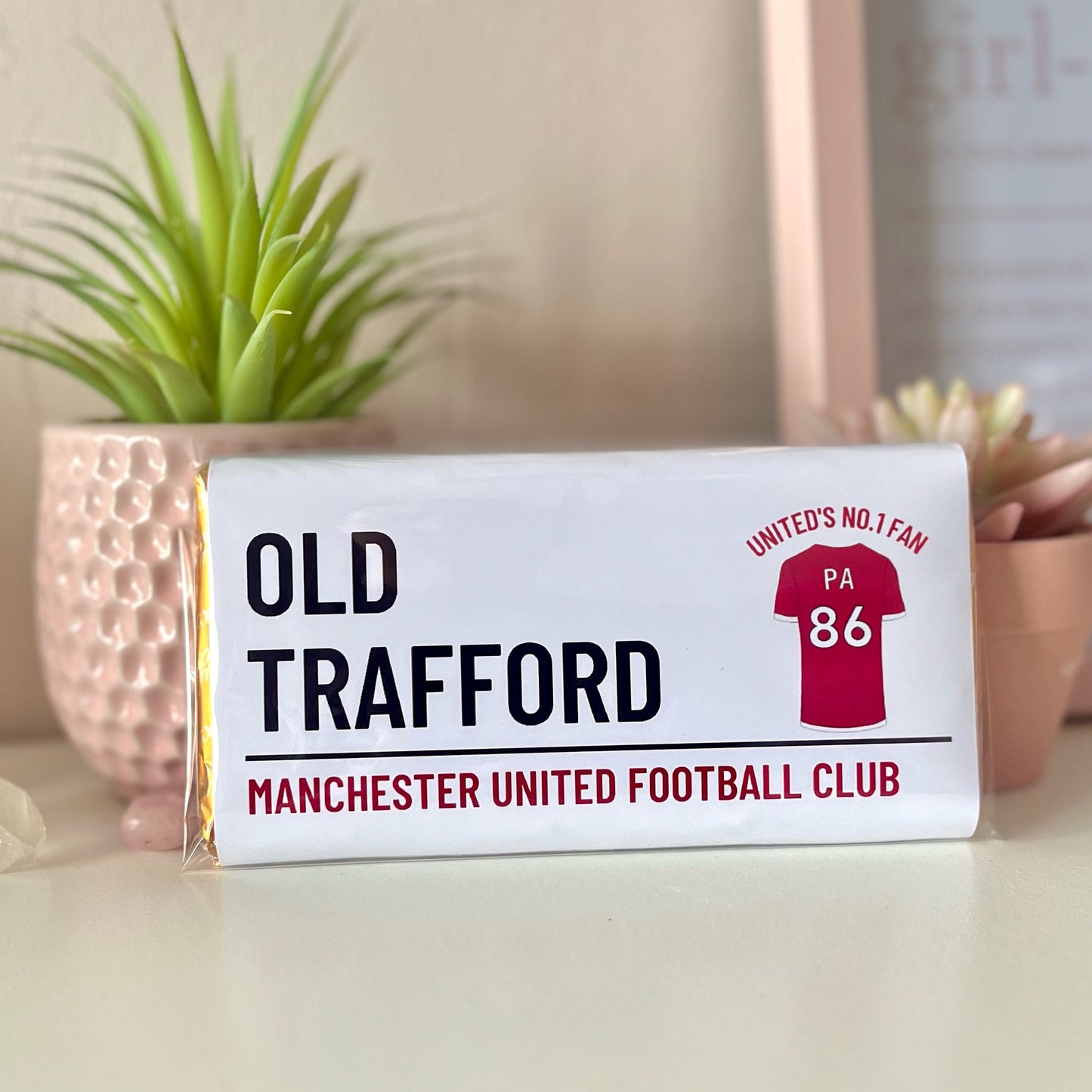 Personalised Manchester United No.1 Fan Chocolate Bar - Blush Boulevard Chocolate Bar