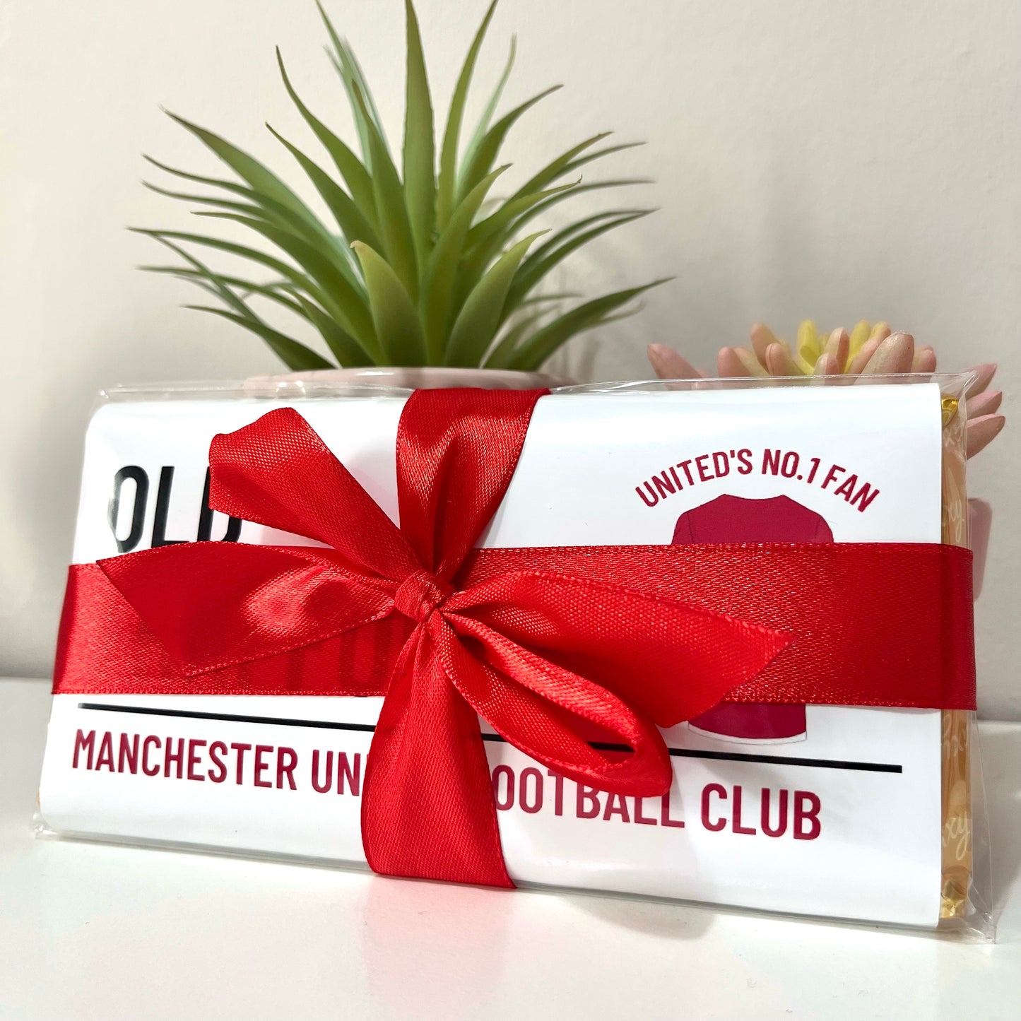 Personalised Manchester United No.1 Fan Chocolate Bar - Blush Boulevard Chocolate Bar