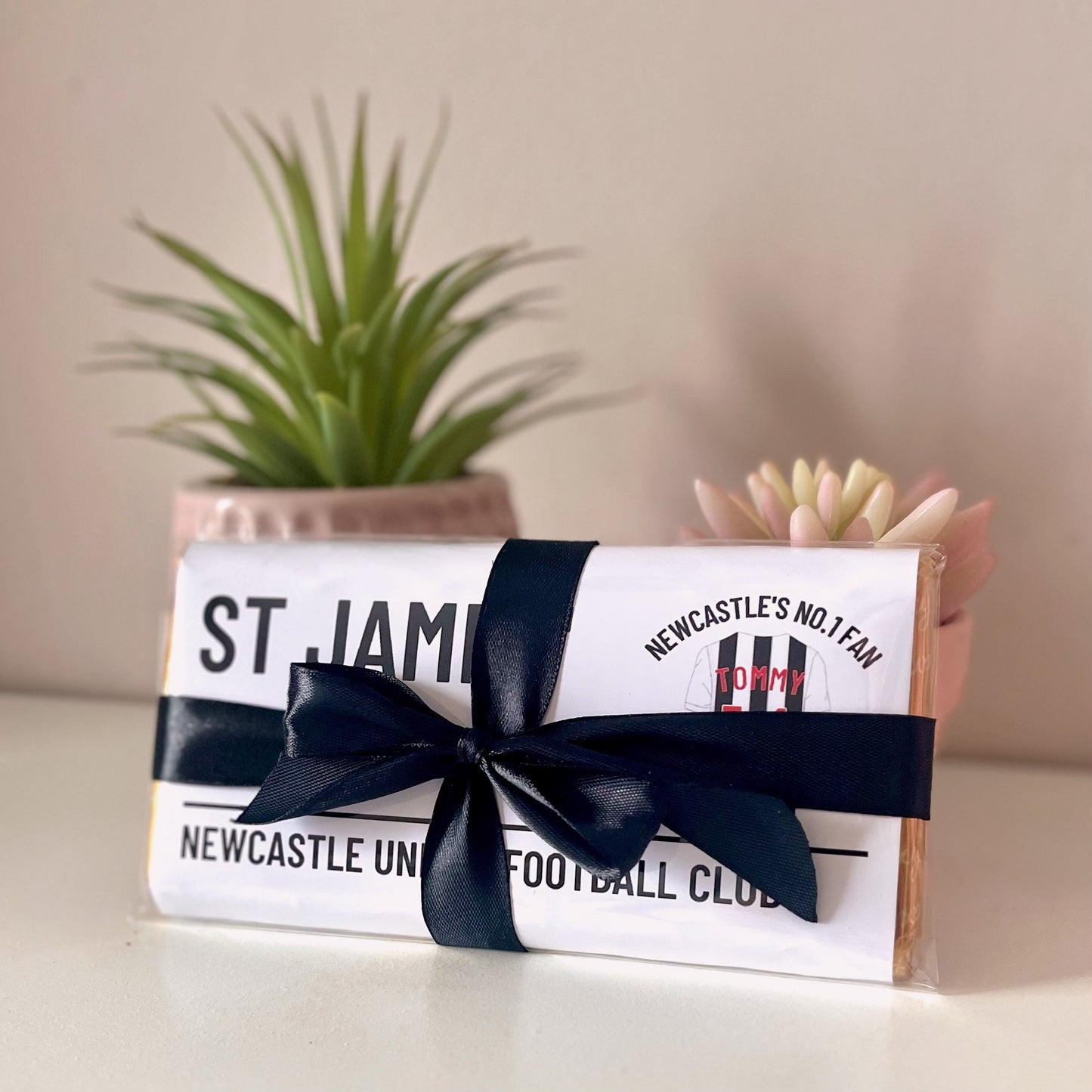 Personalised Newcastle United FC No.1 Fan Chocolate Bar - Blush Boulevard Galaxy Smooth Milk / Yes Chocolate Bar